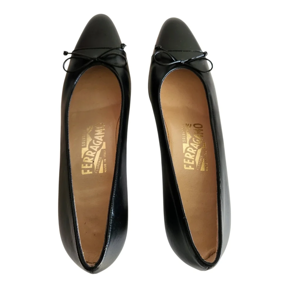 Salvatore Ferragamo Black Leather Bow Pumps Kitten Heels Shoes 8.5 AAAA Narrow